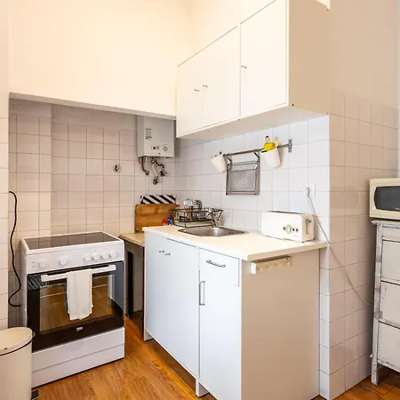 Alfama Typical 2 Bedroom Apartman *