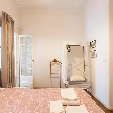 Alfama Typical 2 Bedroom Apartament Lizbona