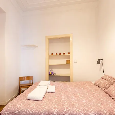 Alfama Typical 2 Bedroom Lisbona
