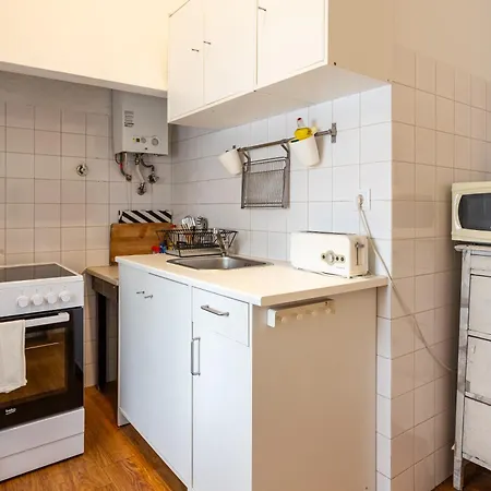 Alfama Typical 2 Bedroom Appartement *