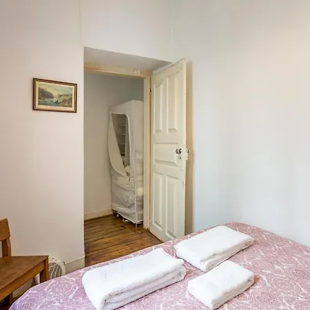 Alfama Typical 2 Bedroom