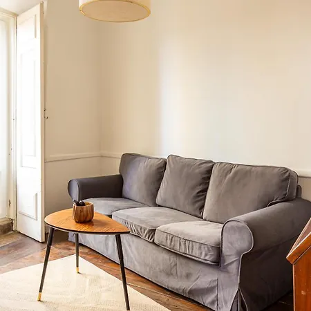 Alfama Typical 2 Bedroom Apartment