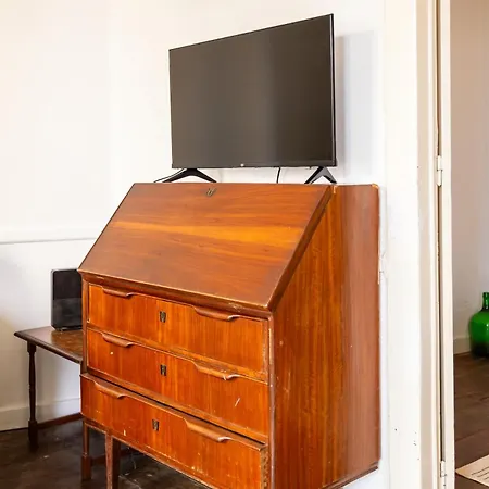 Alfama Typical 2 Bedroom Apartment Lisbon