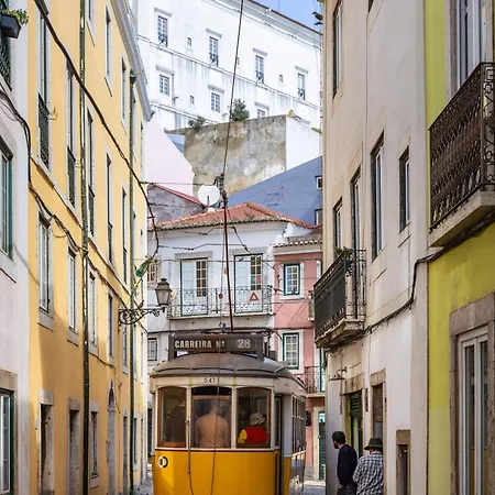 Alfama Typical 2 Bedroom Appartement