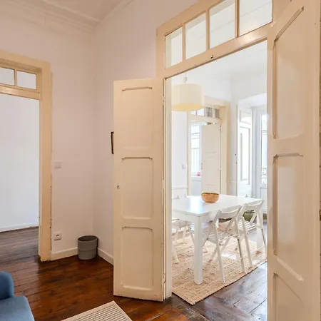 Alfama Typical 2 Bedroom Appartement *