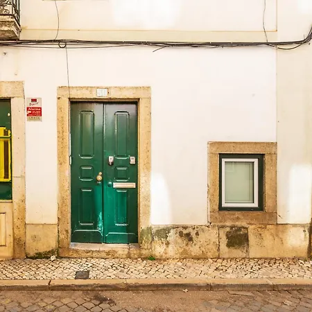 Alfama Typical 2 Bedroom Appartement *