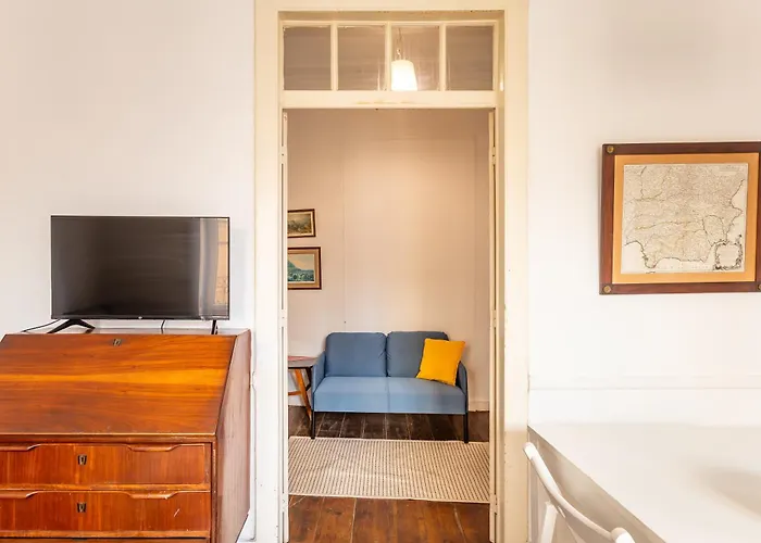 Alfama Typical 2 Bedroom Апартаменти