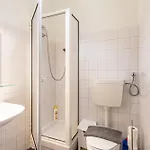 Alfama Typical 2 Bedroom Daire *