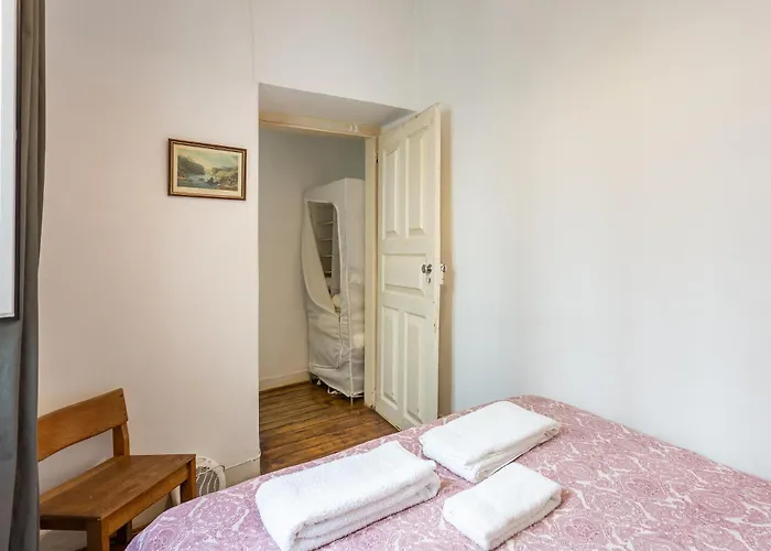 Alfama Typical 2 Bedroom