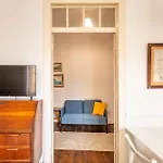 Alfama Typical 2 Bedroom Appartement